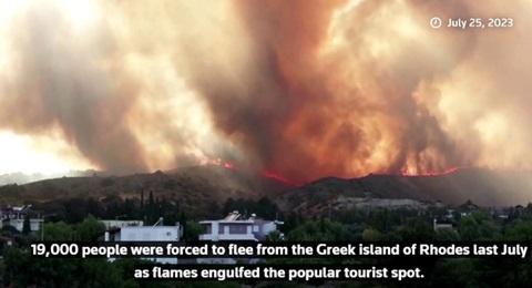 Greek wildfire threat nears, outpacing preparations